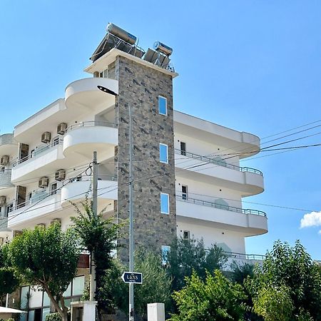 Visi Apartments Ksamil Luaran gambar