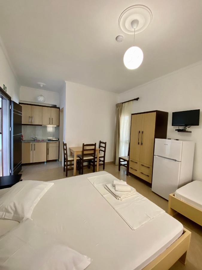 Visi Apartments Ksamil Luaran gambar