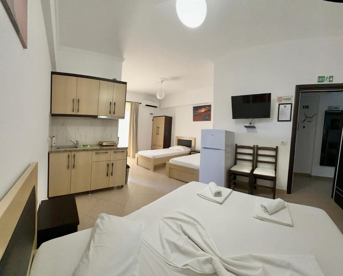 Visi Apartments Ksamil Luaran gambar