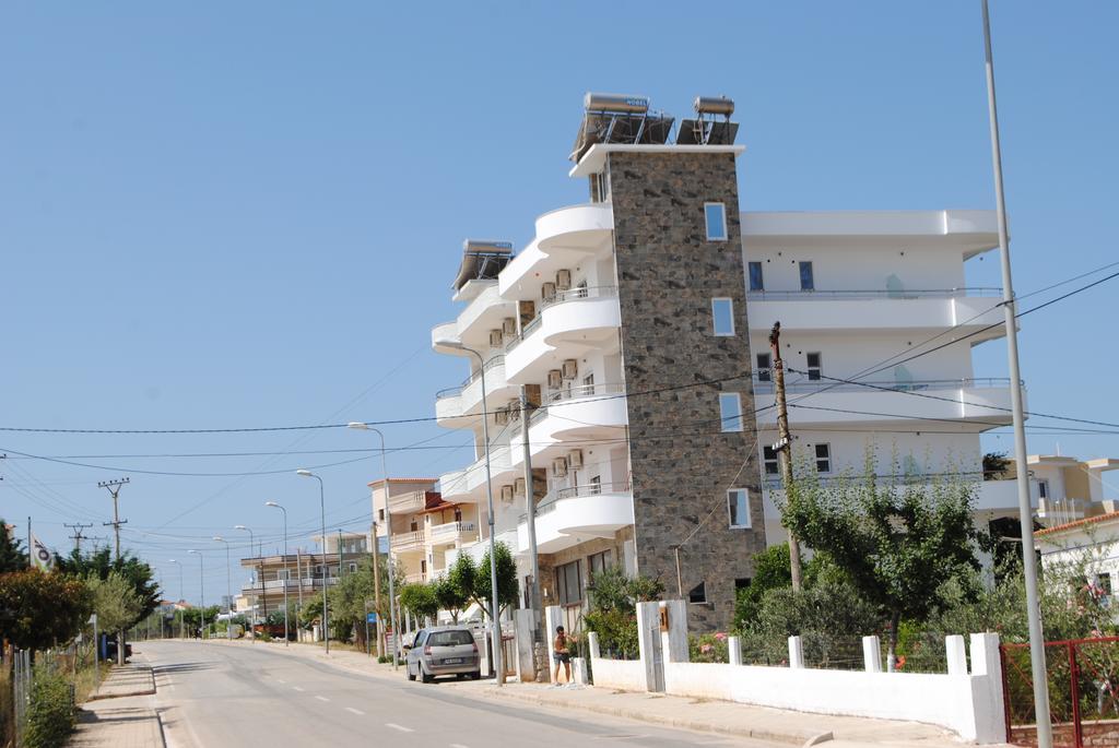 Visi Apartments Ksamil Luaran gambar